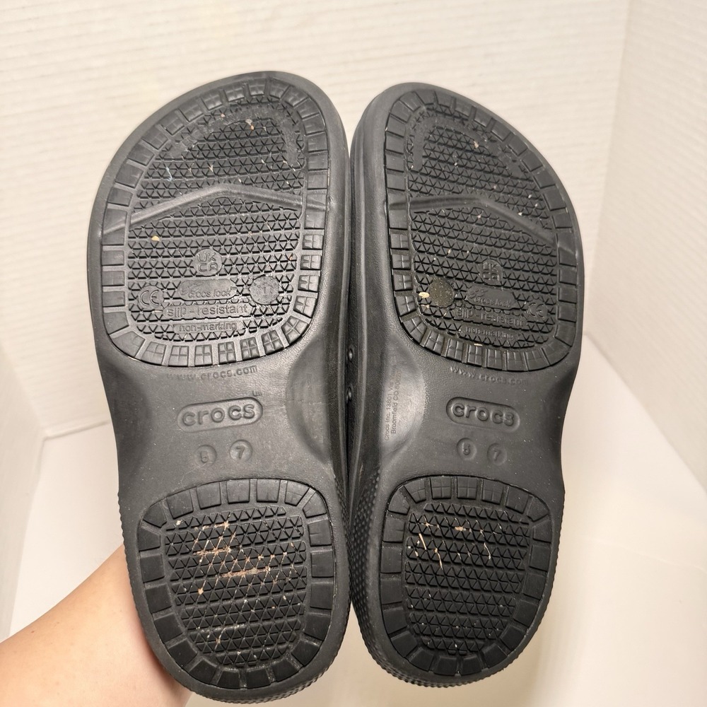 Crocs On The Clock Clogs Slip On Slip Resistant Casual Work Shoes Women 7 Men 5 - Picture 13 of 14